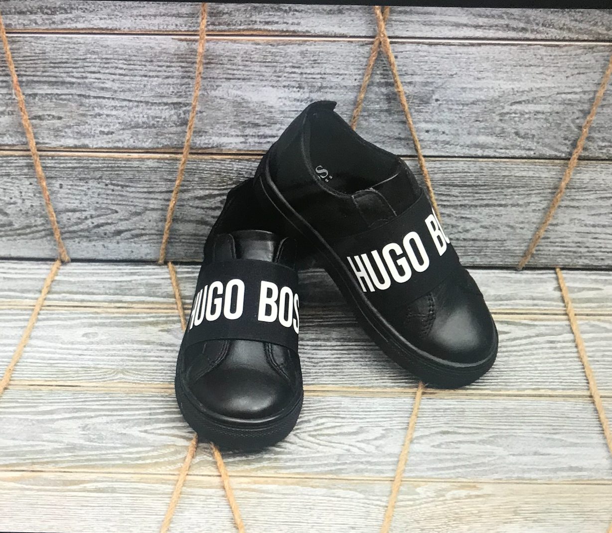 BOYS SHOES