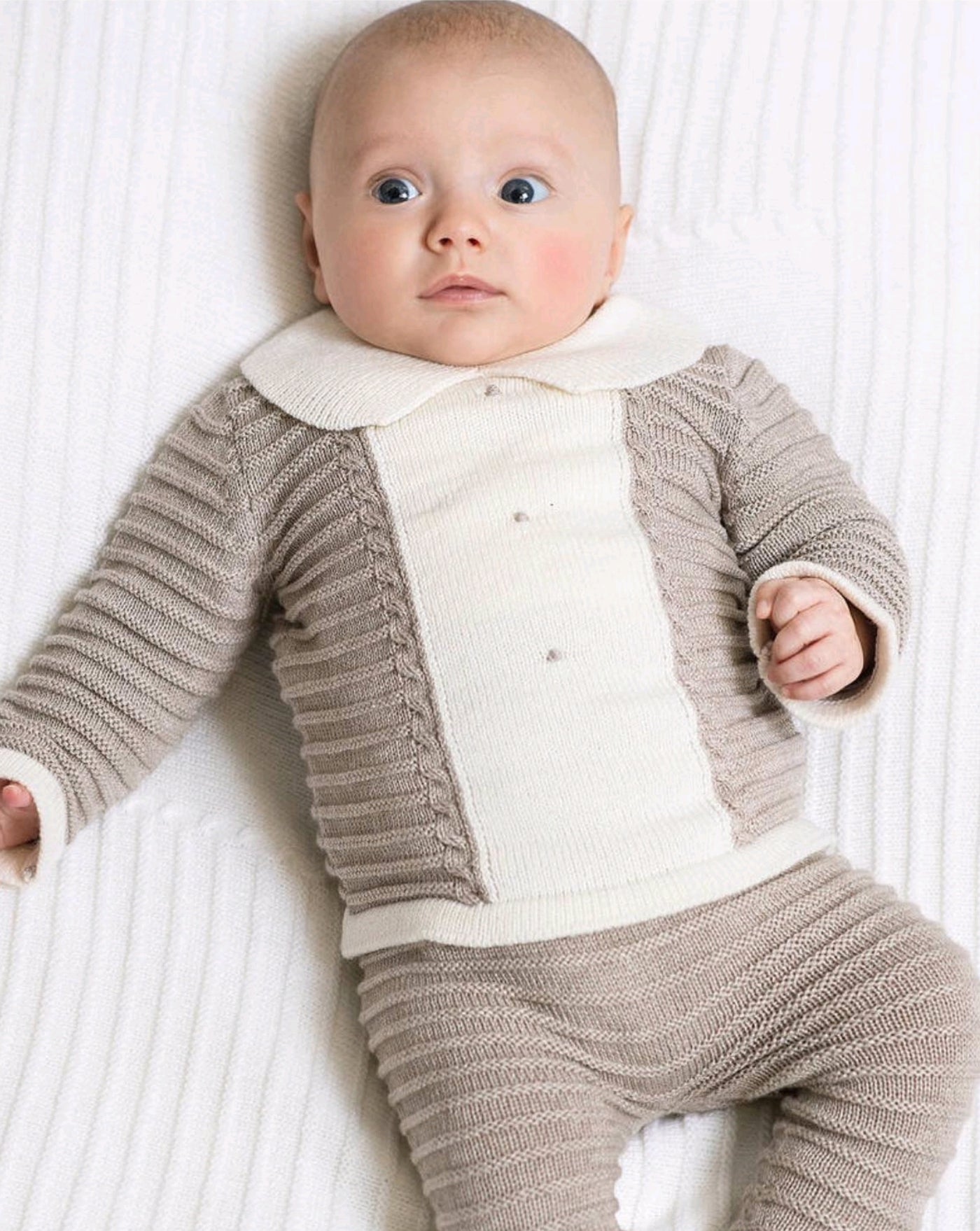 Cozy 2-Piece Knitted Baby Set